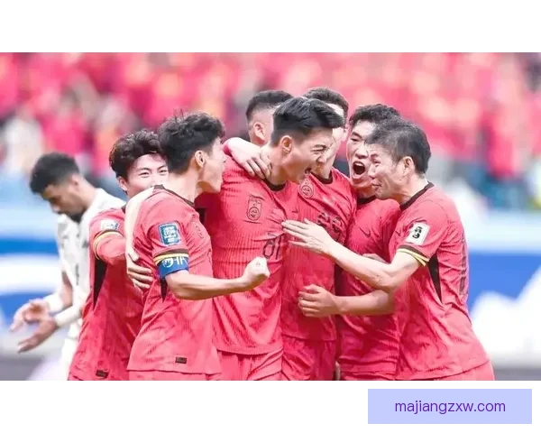 中国与韩国激战正酣 足球对决精彩纷呈 两国球队全力争夺荣誉与胜利