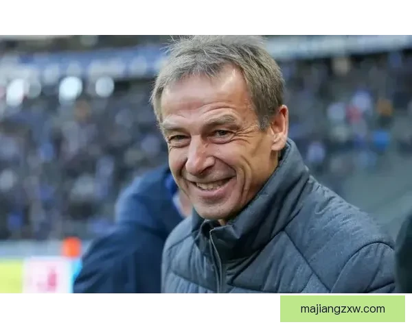 克林斯曼执教拜仁时期的辉煌与挑战：战术革新与球队变革分析